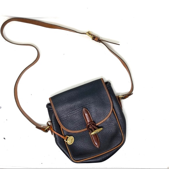 Dooney & Bourke Handbags - VNTG Dooney & Brouke crossbody saddle bag
